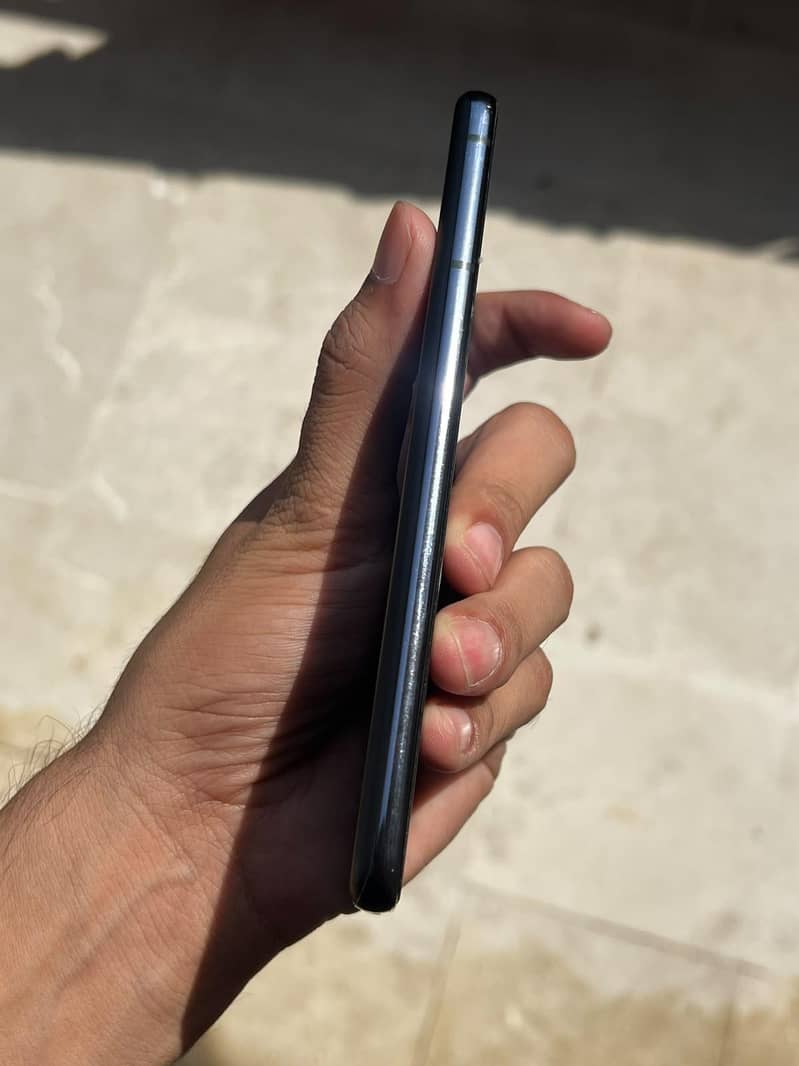 Samsung Mobile S21 7