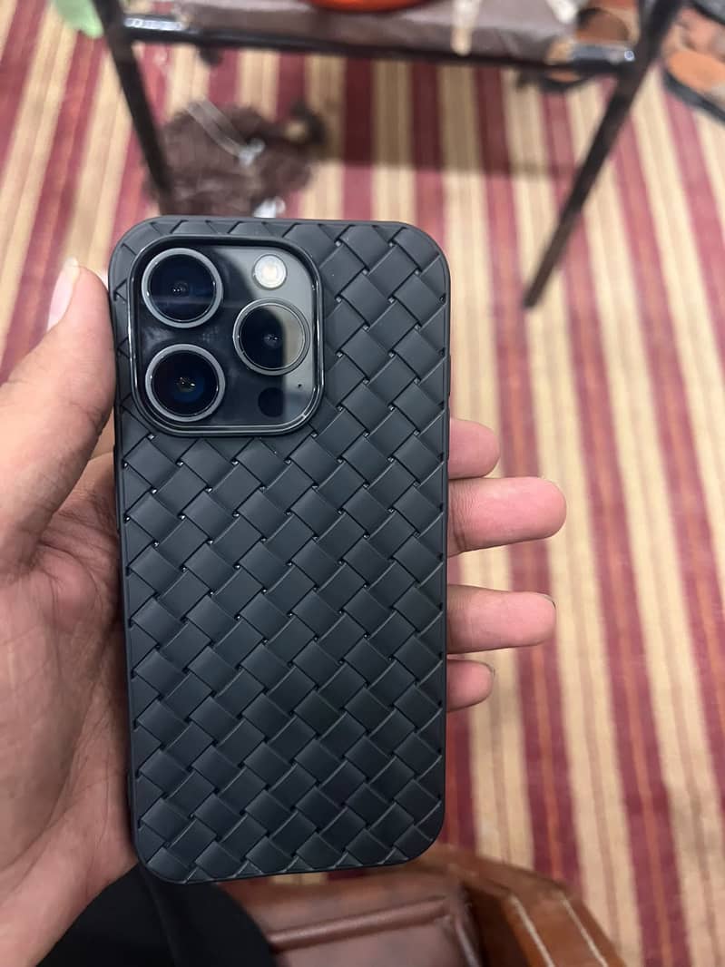 Apple iPhone 15 Pro 2