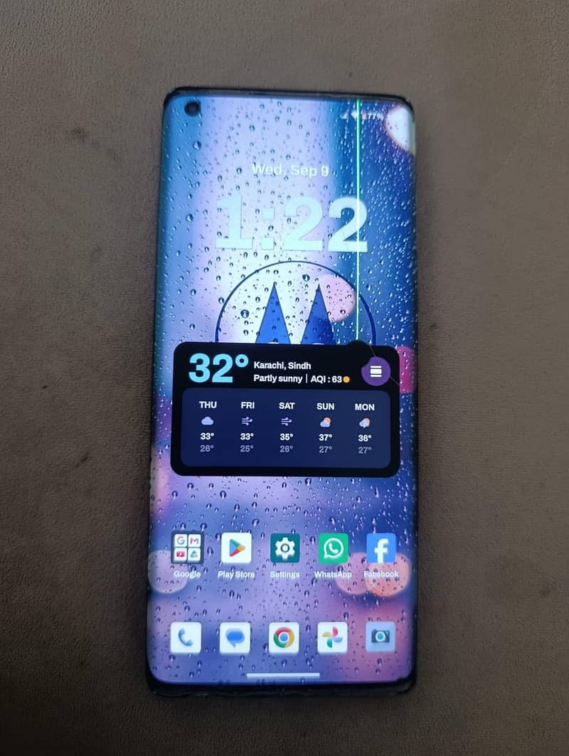 Motorola Edge Plus 1