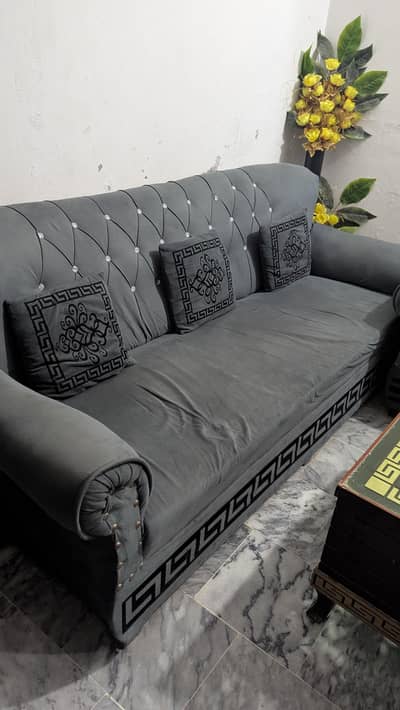 brand new sofa with 5 pieces of cushion