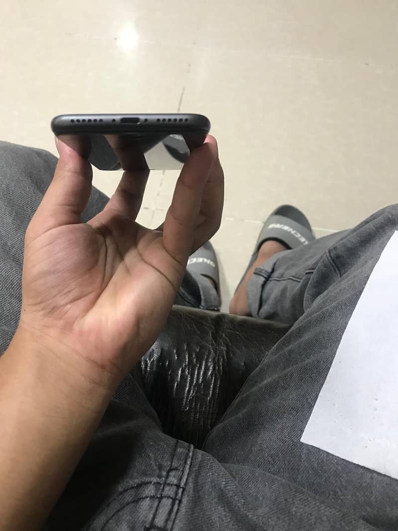 Apple iPhone 8 4