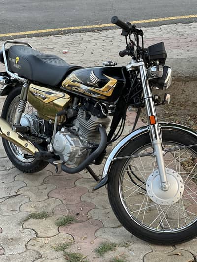 Honda 125 Gold edition self start brand new condition