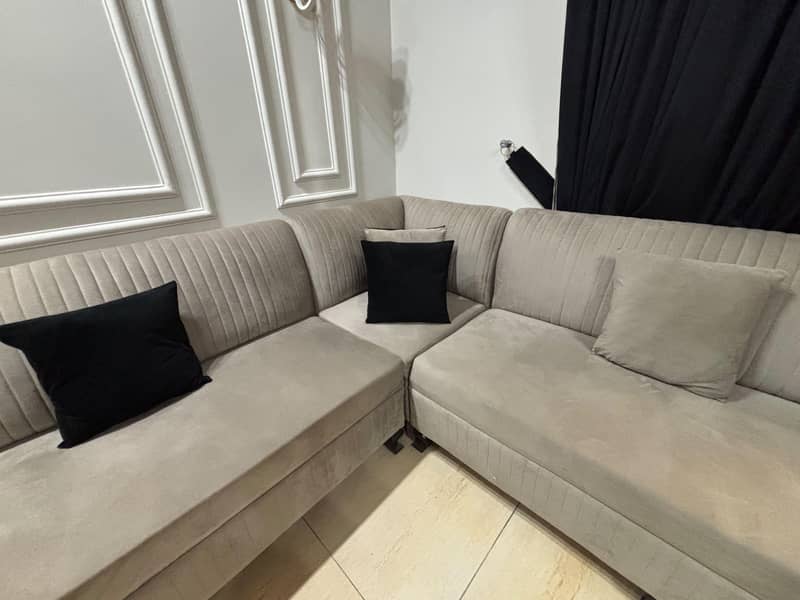 L shape sofa 7.5 seeter for sale 3