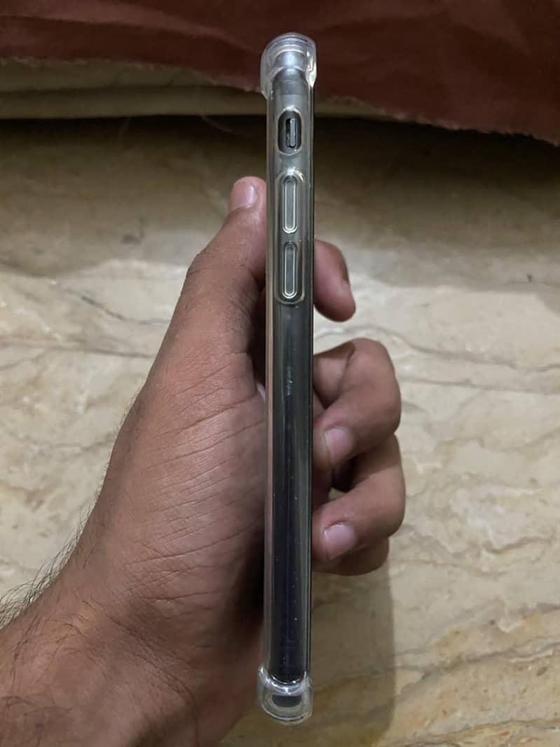 Apple iPhone 8 4