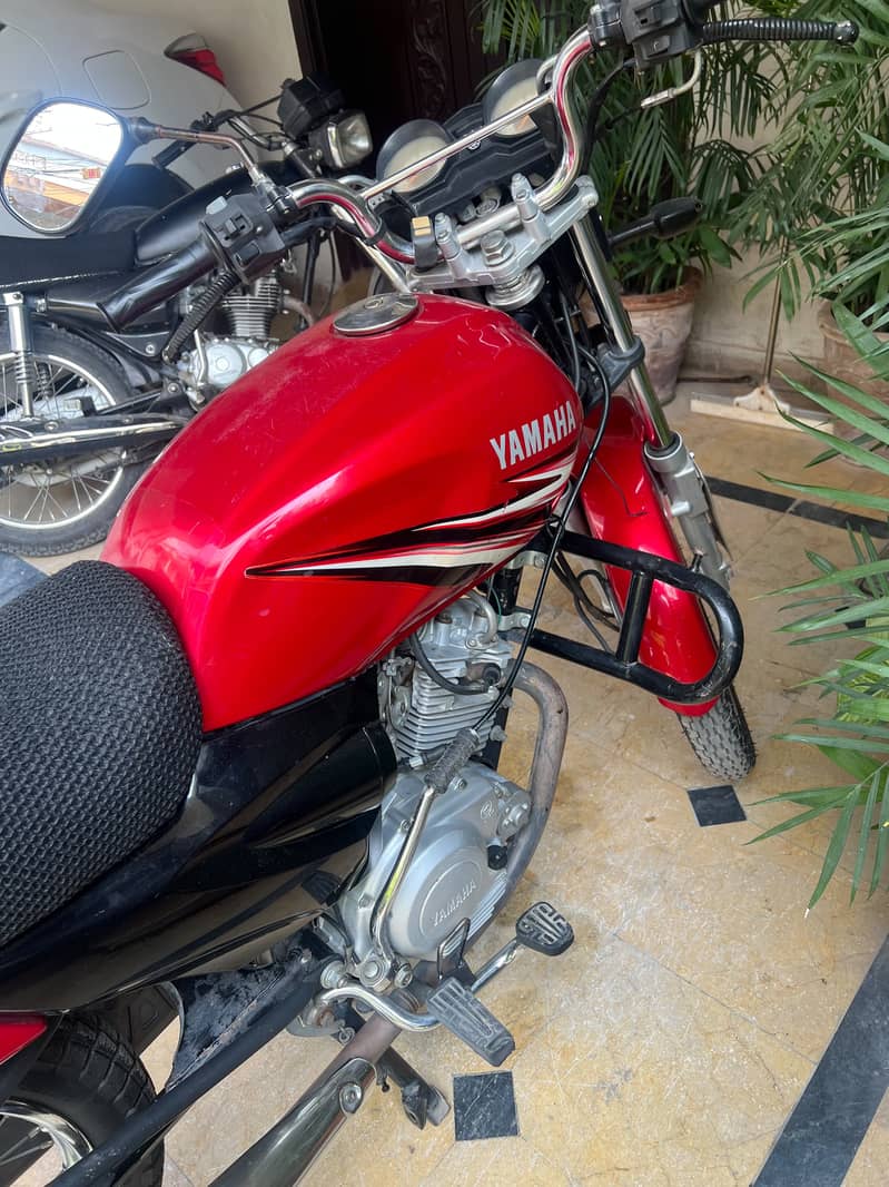Yamaha YB 125 1