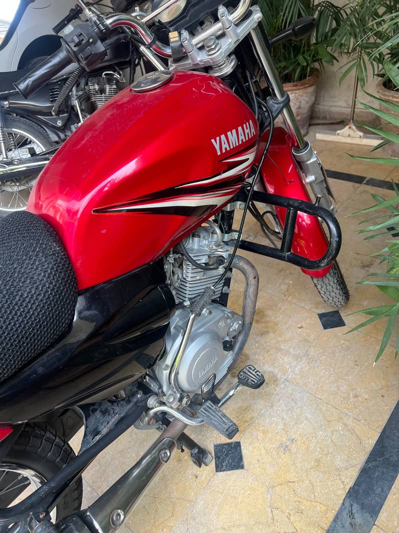 Yamaha YB 125 5