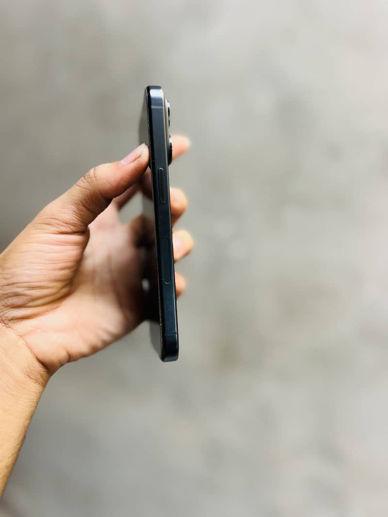 Apple iPhone 15 Pro 1