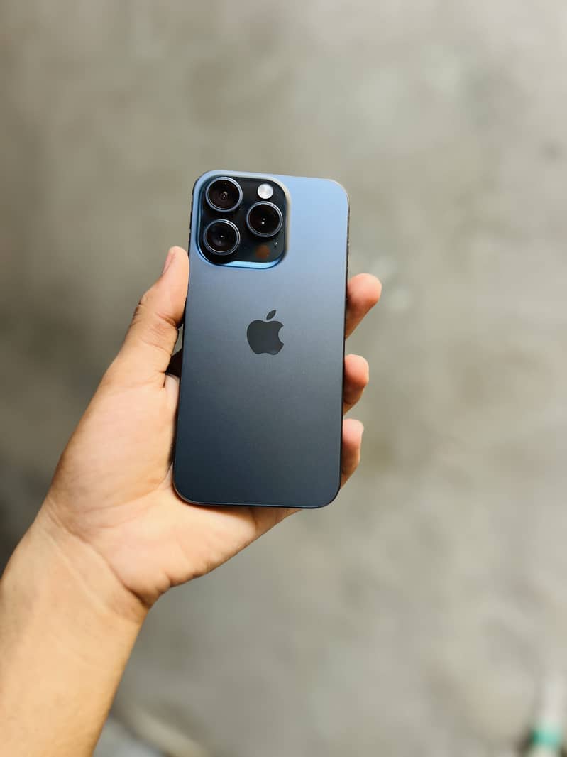 Apple iPhone 15 Pro 2