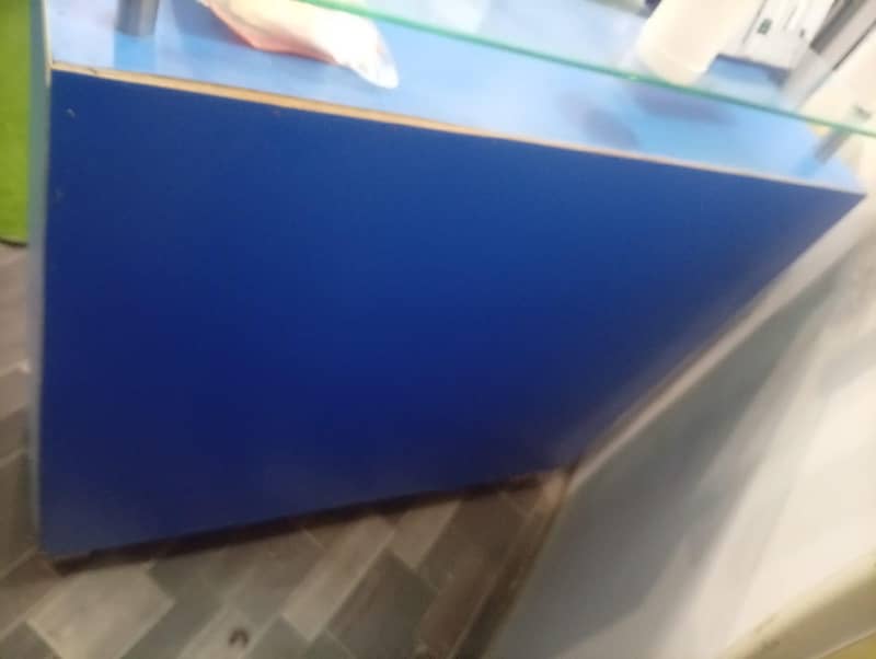 storage box /table 4