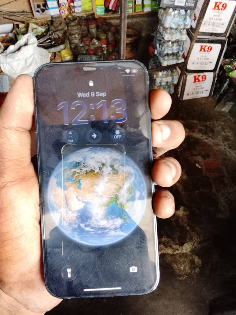 Apple iPhone 12 6