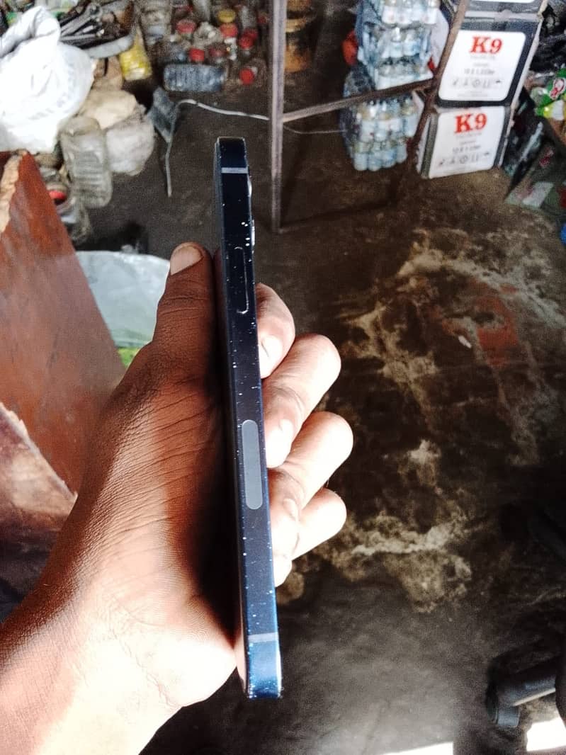 Apple iPhone 12 7