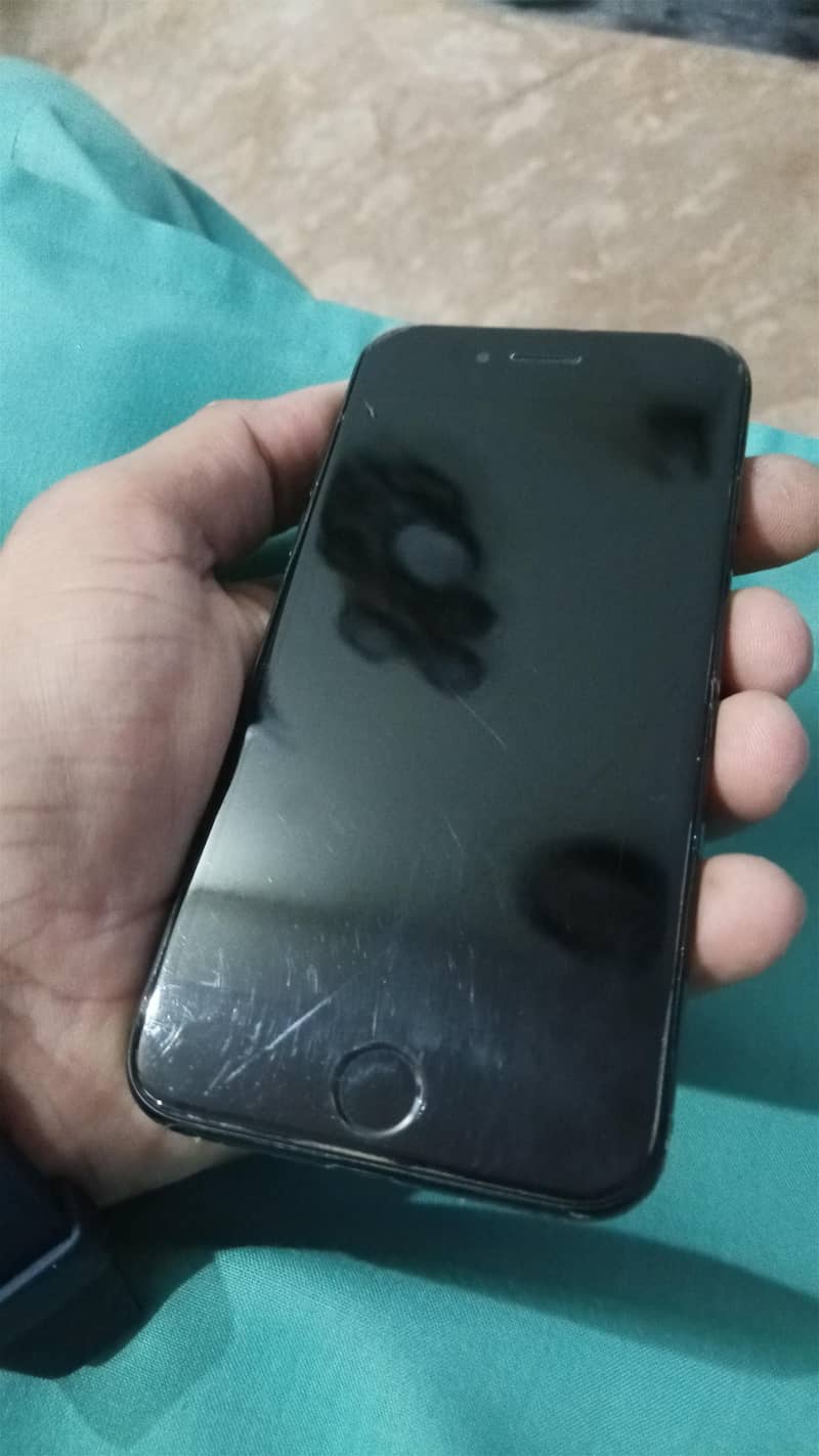 Apple iPhone 7 3