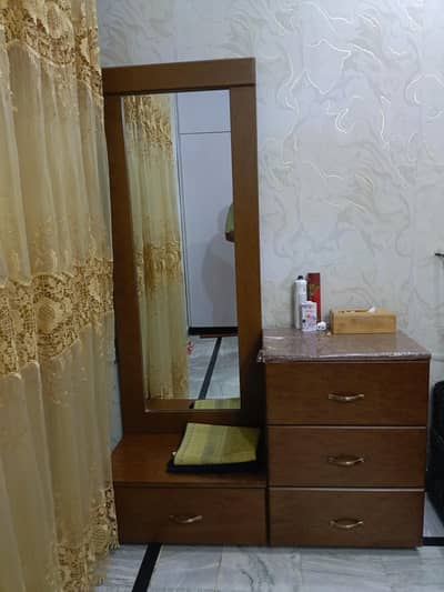 Dressing Table with mirror