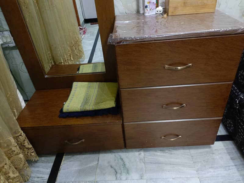 Dressing Table with mirror 1