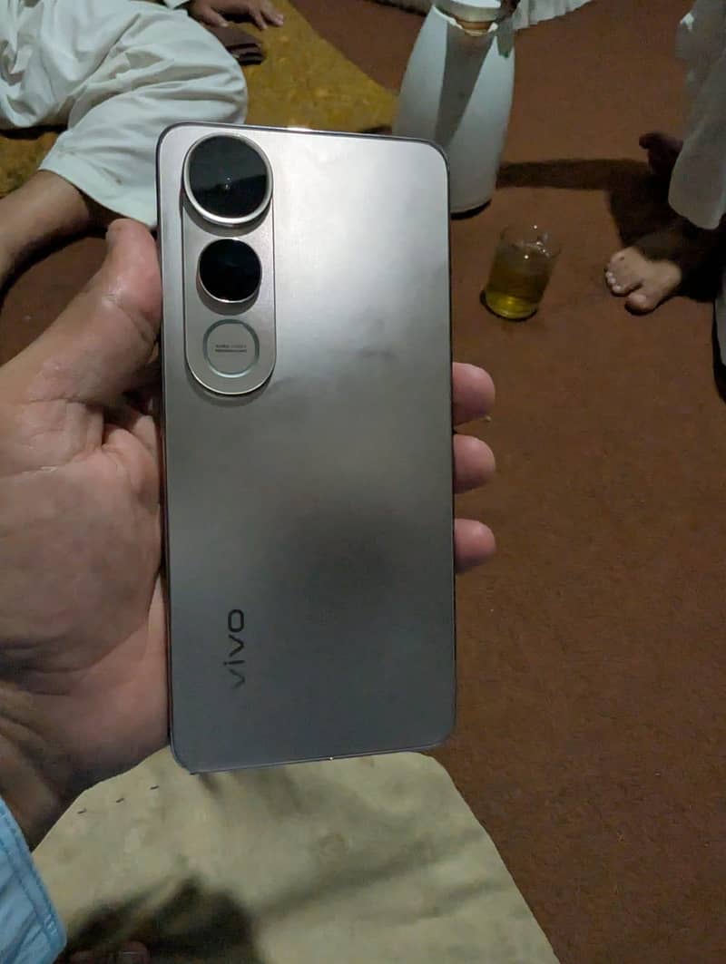 Vivo V50 Lite 1