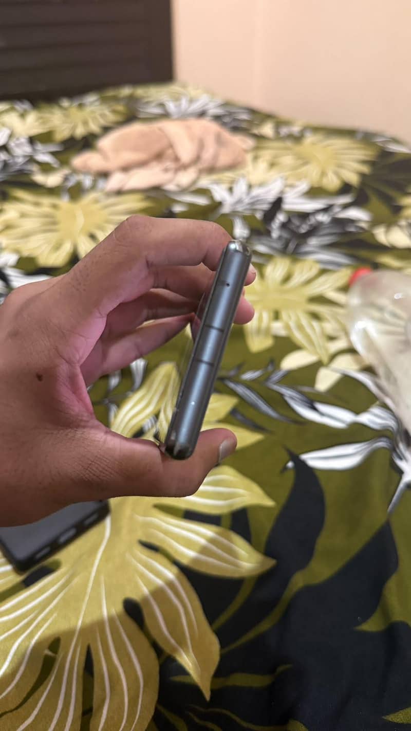 Google pixel 7a 4