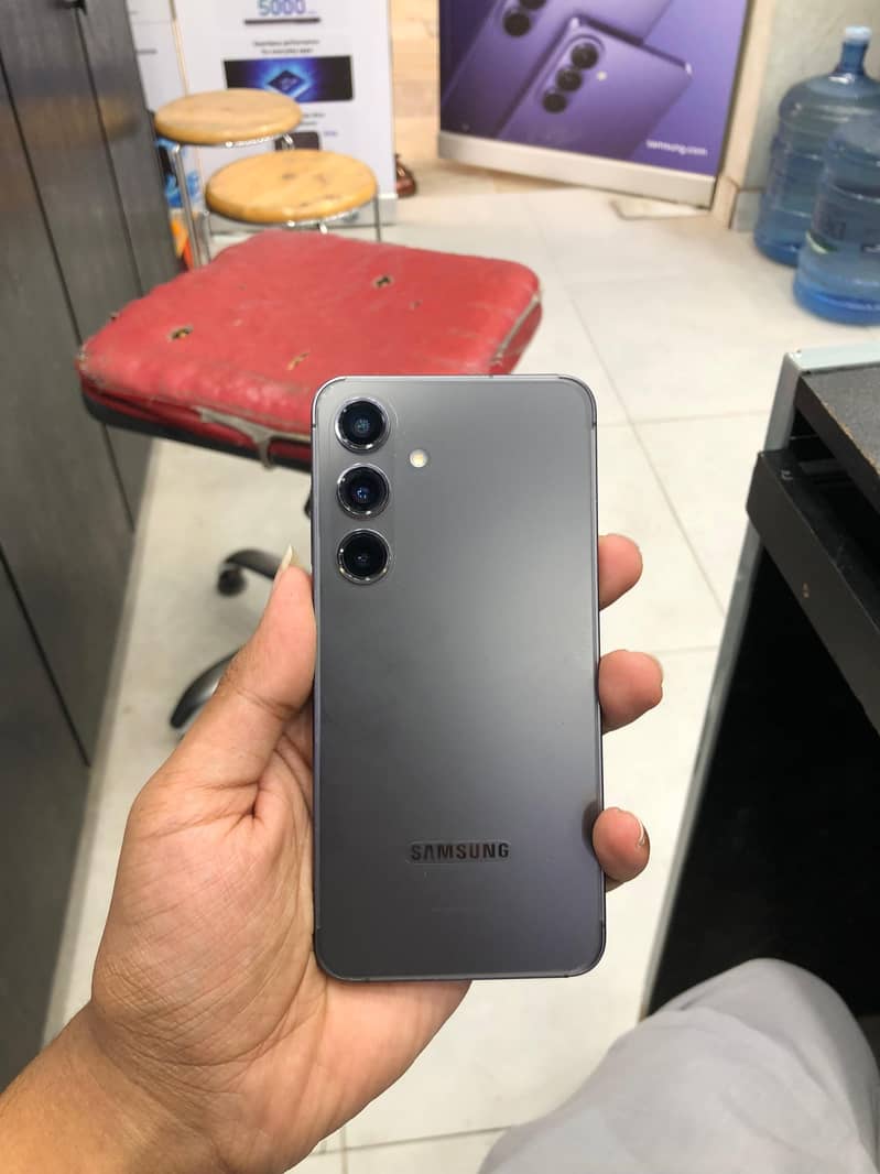 Samsung Mobile S24 0