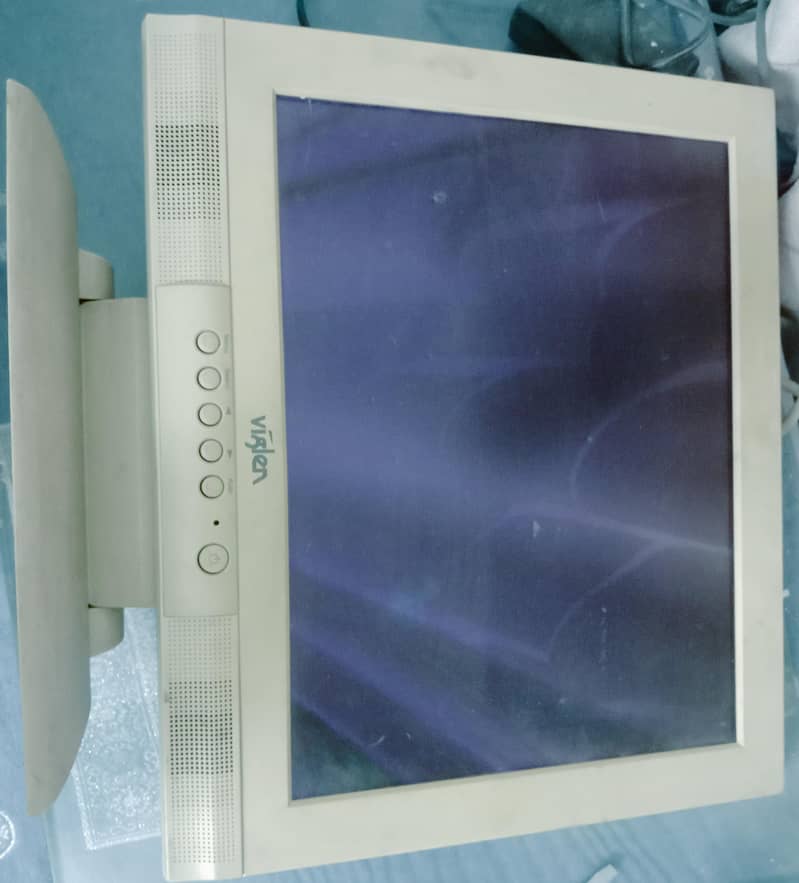 Multimedia LCD 17 inch 0