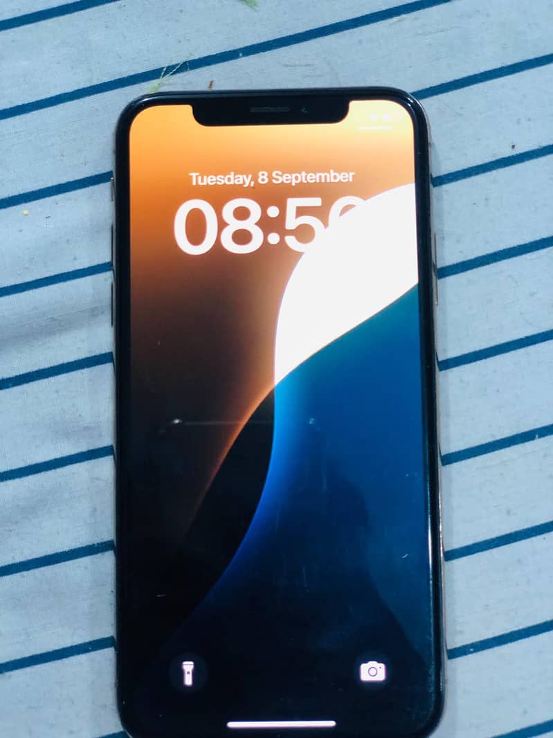 Apple iPhone XS 3