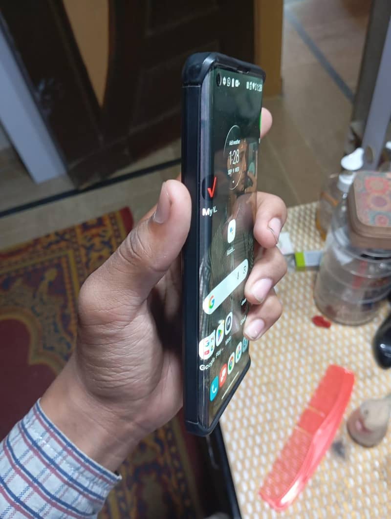 Motorola Edge Plus 7