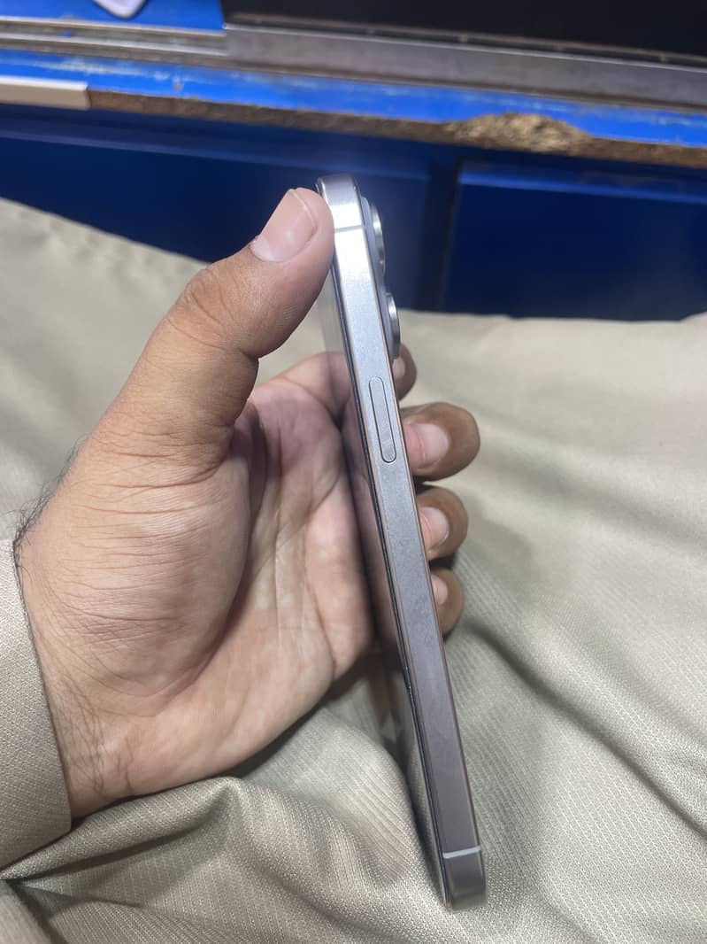 Apple iPhone 15 Pro Max 1