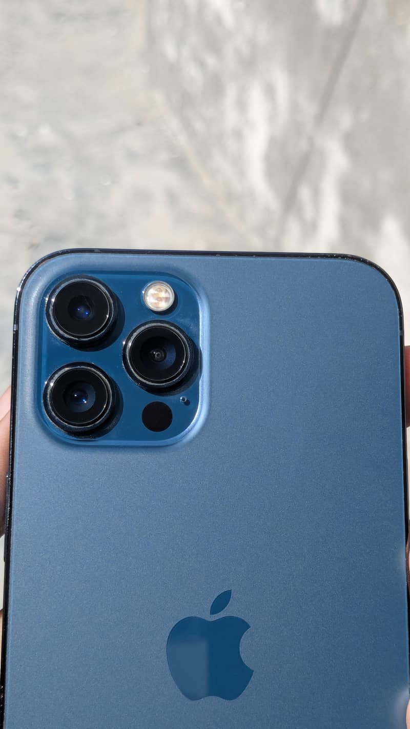 iPhone 12 Pro Max 1