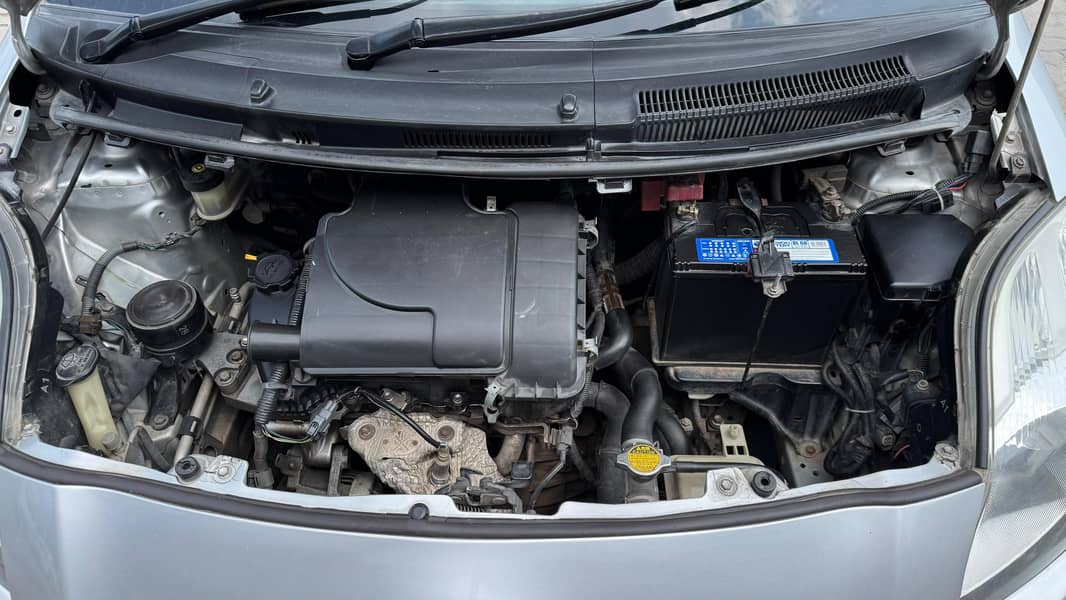 Toyota Vitz 2012 4