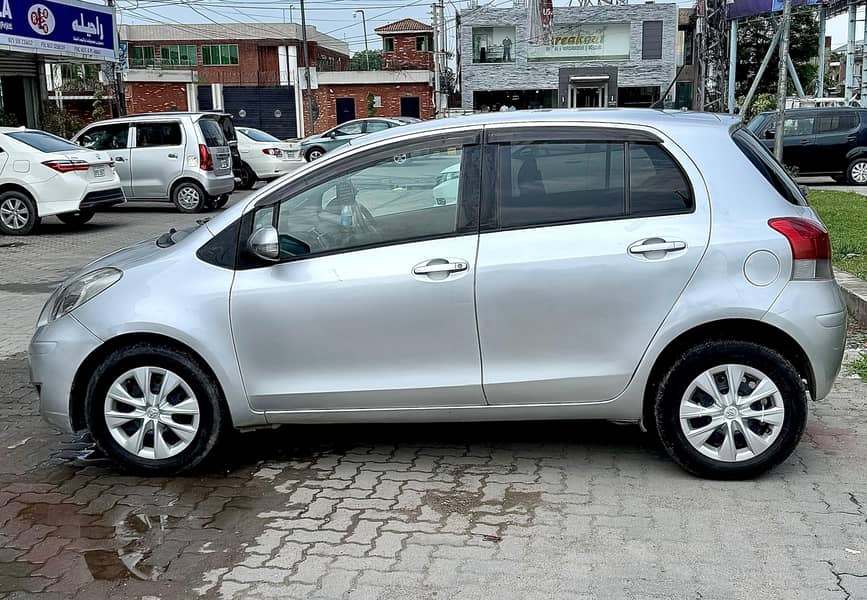 Toyota Vitz 2012 5