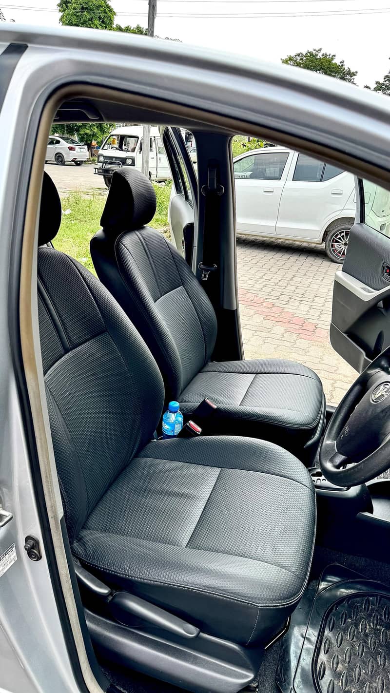 Toyota Vitz 2012 9