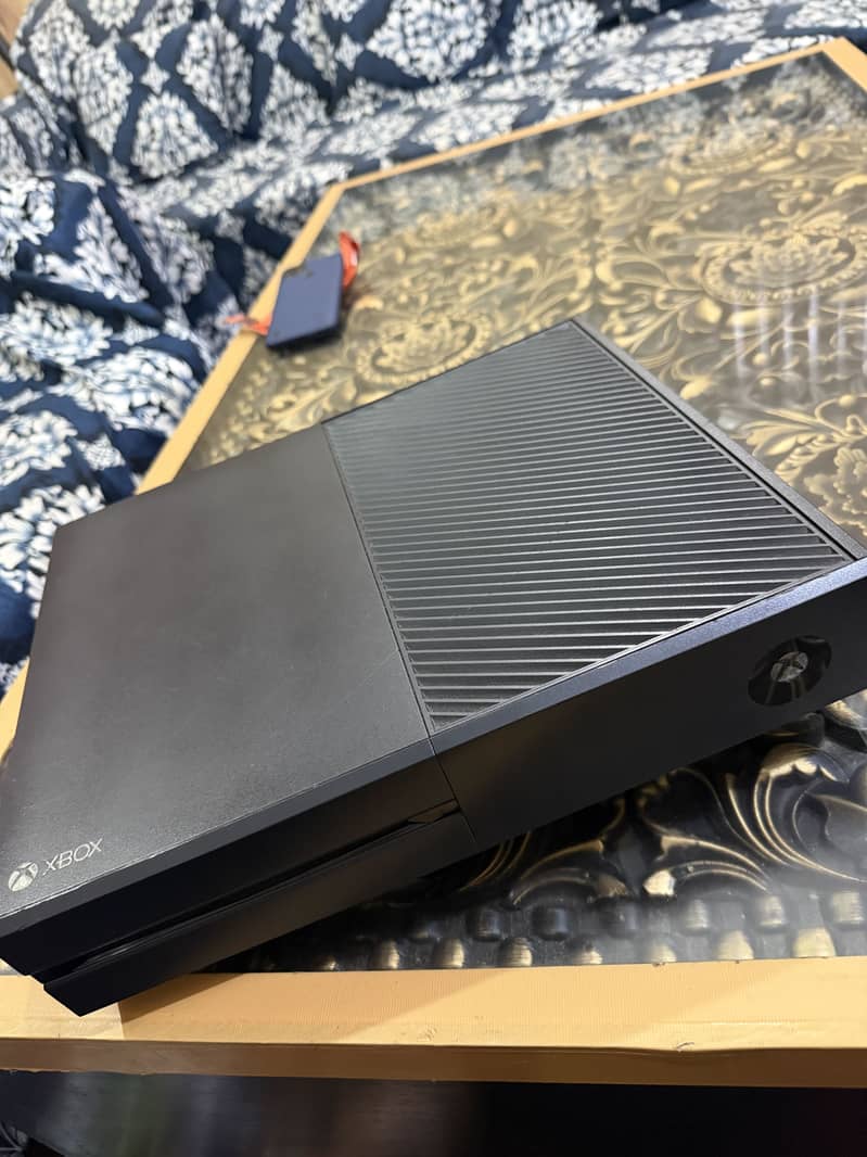 X box One 1 TB 2