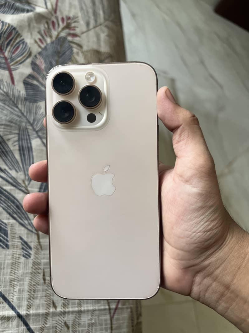 Apple iPhone 16 Pro Max 0