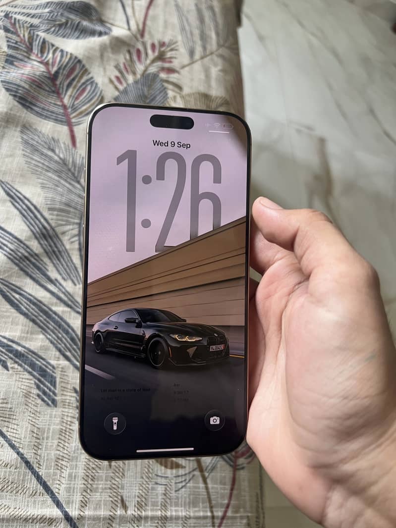 Apple iPhone 16 Pro Max 4