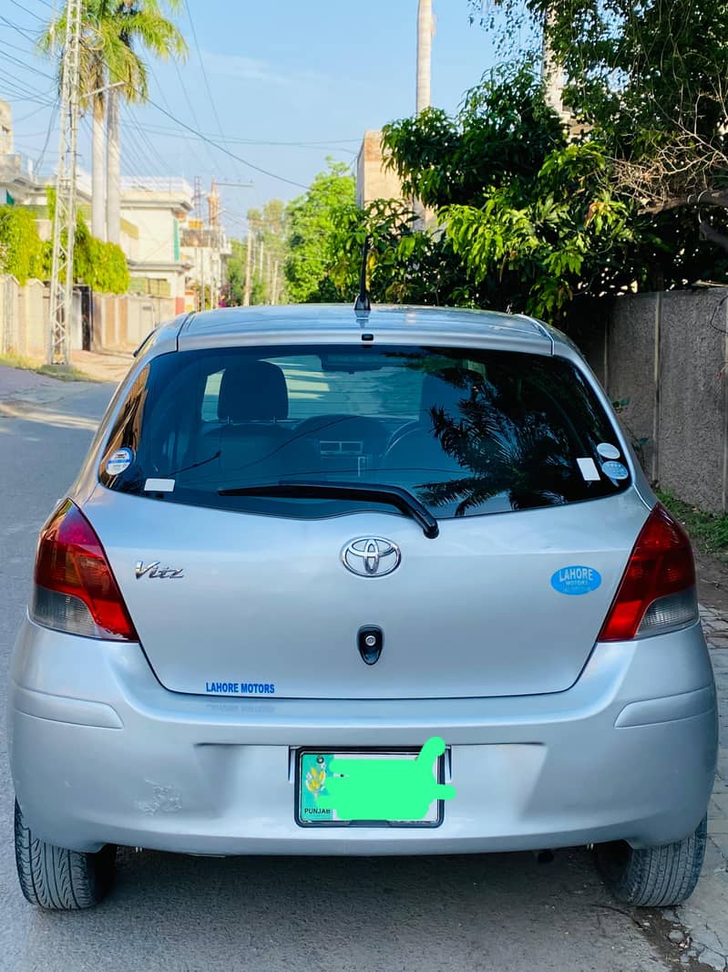 Toyota Vitz 2010 3