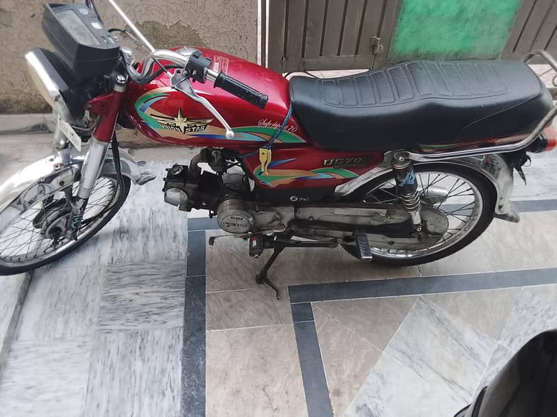motorcycles 0