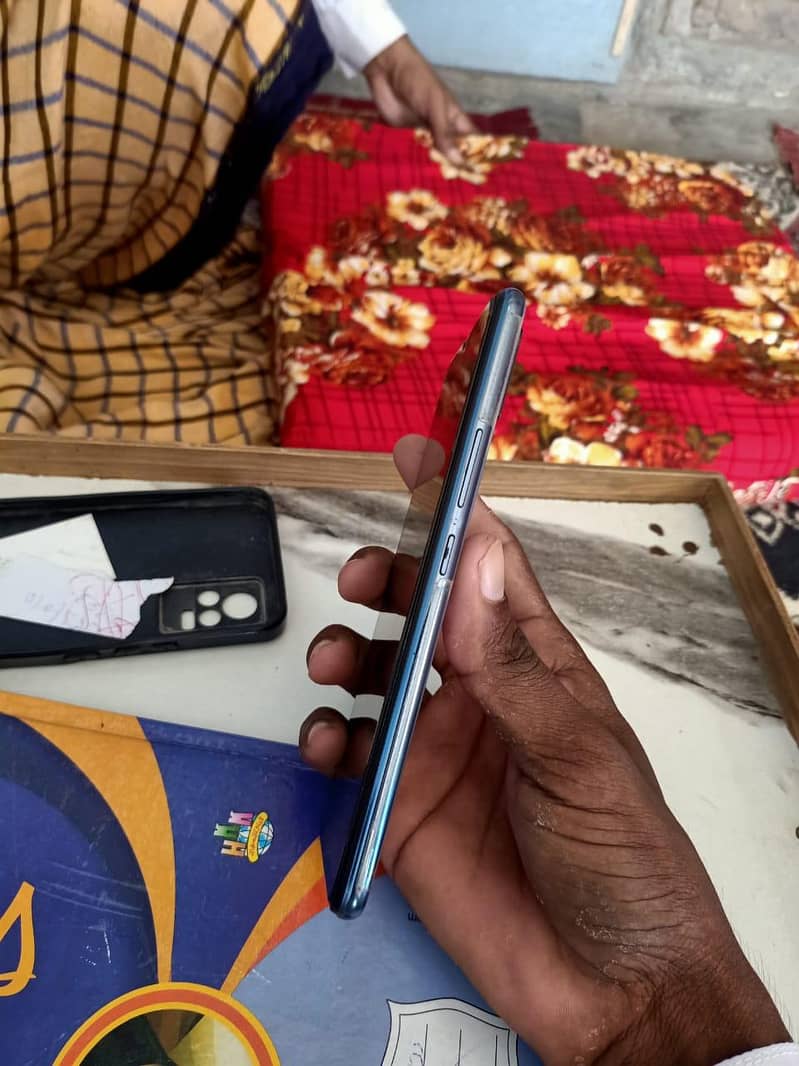 vivo v21e 1