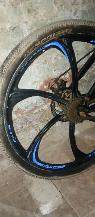 plus ki cycle ha geniun hai ok hai  sirf again pichli wire lage gi