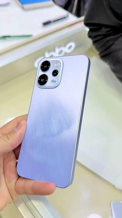 OPPO Reno 15F 0