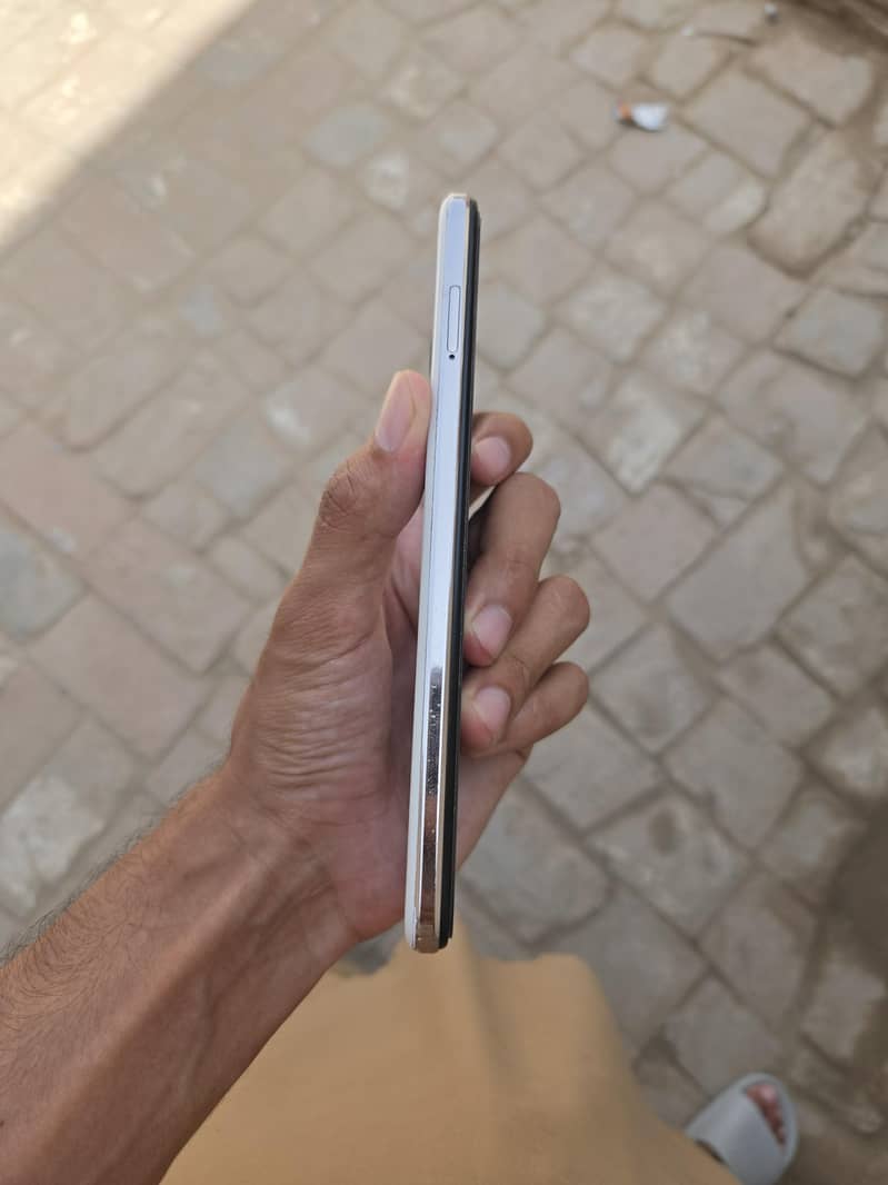 Tecno Camon 18P  8/128 1