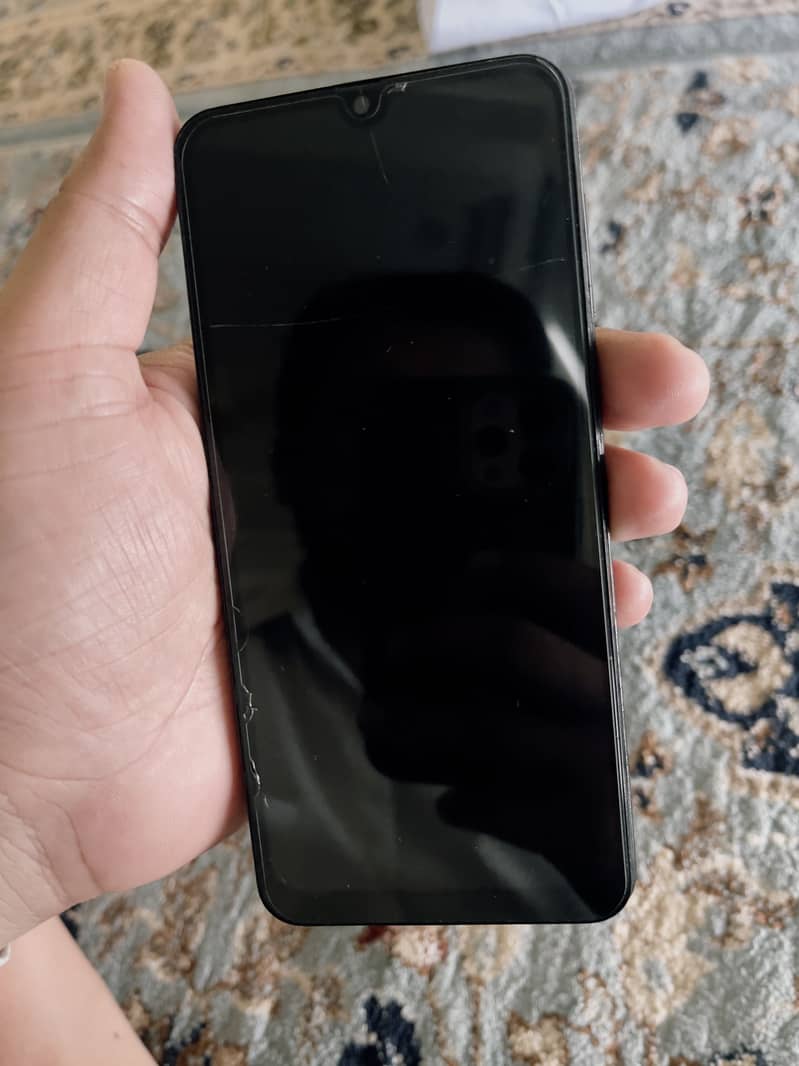 Samsung Mobile A30 1