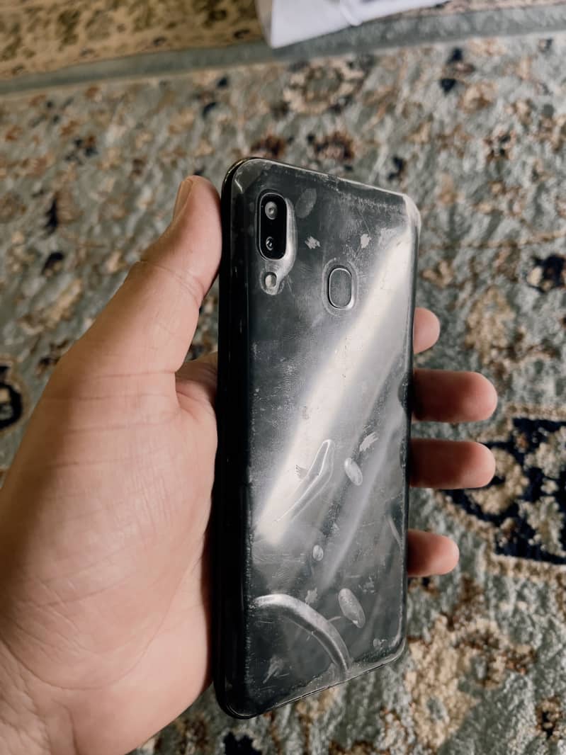 Samsung Mobile A30 3