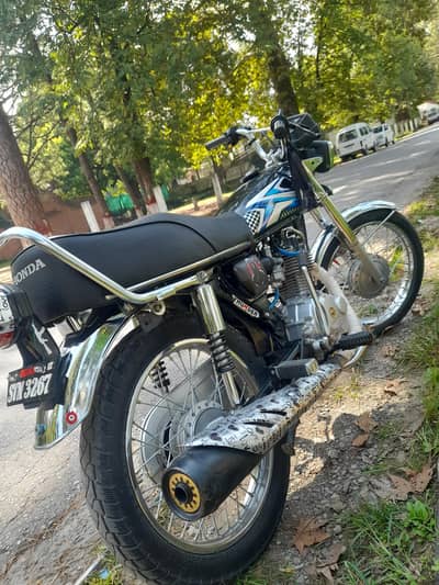 Honda 125 urgent sale 125fnl hai 03135574332