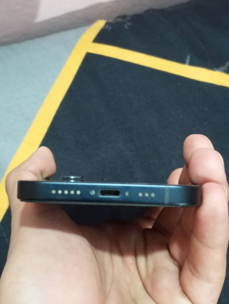 Apple iPhone 12 2