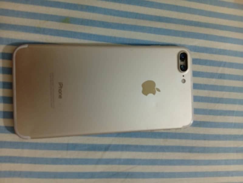 Apple iPhone 7 Plus 2