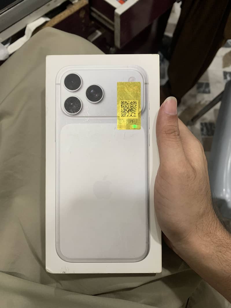 Apple iPhone 17 Pro Max 0