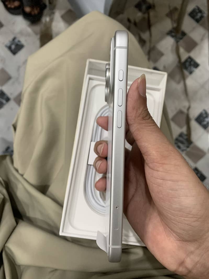 Apple iPhone 17 Pro Max 5