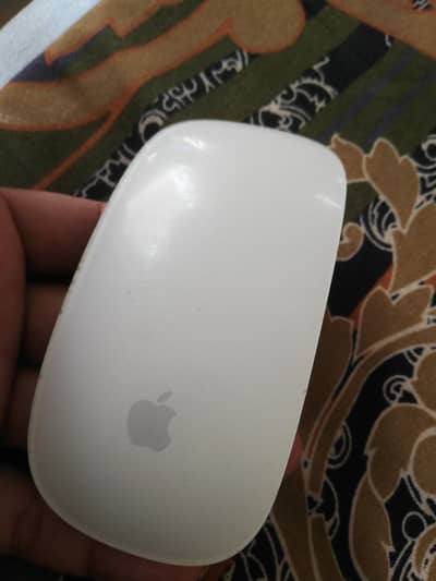 Apple magic. mouse 2 hai on nahi horaha call only 03317455111