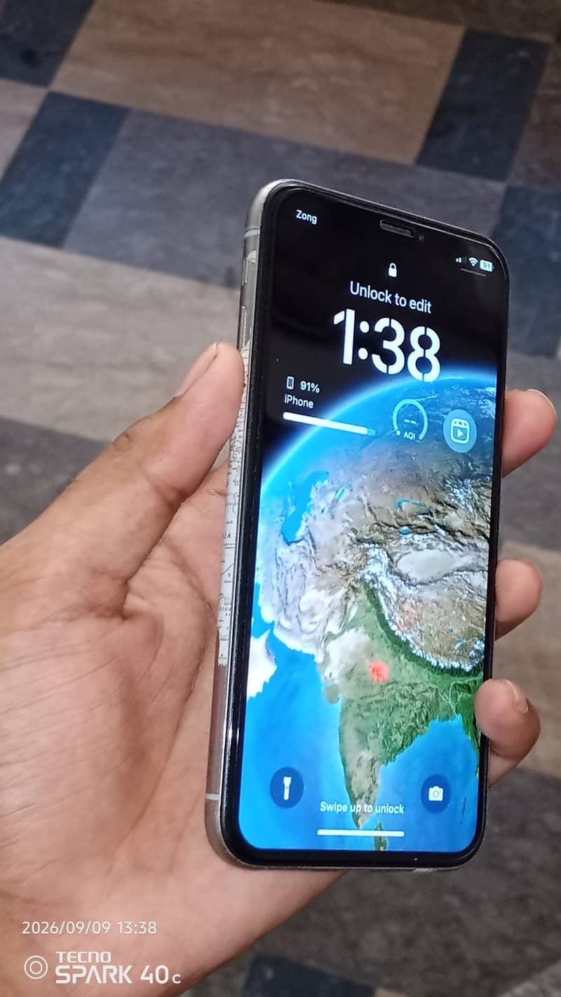 Apple iPhone X 3