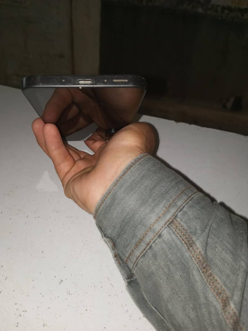 Samsung Mobile A26 4