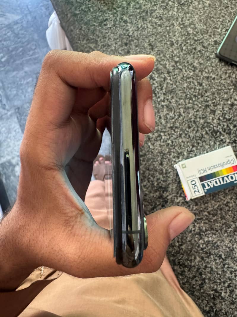 Apple iPhone 11 Pro Max 5