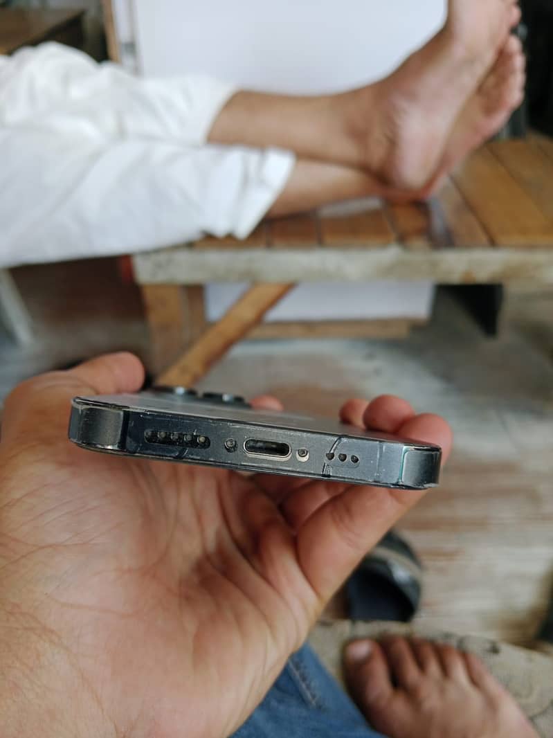 Apple iPhone 14 Pro 1